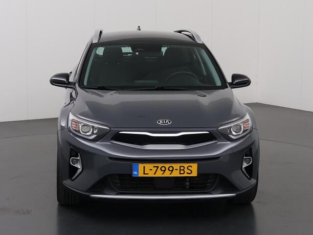 KIA Stonic 1.0 T-GDi MHEV DynamicLine | Trekhaak | Parkeercamera | Navigatie | Climate Control | Apple Carplay/Android Auto | Climate Control | Cruise control |