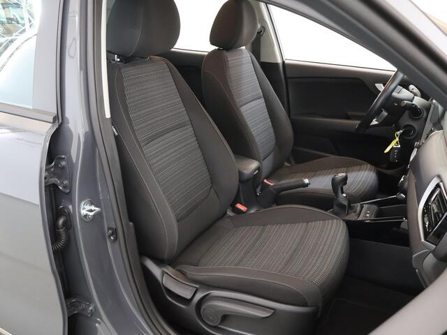 KIA Stonic 1.0 T-GDi MHEV DynamicLine | Trekhaak | Parkeercamera | Navigatie | Climate Control | Apple Carplay/Android Auto | Climate Control | Cruise control |