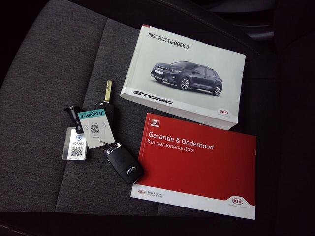 KIA Stonic 1.0 T-GDi DynamicLine | Apple Carplay/Android | Cruise control | Two Tone | Navigatie | 17" velgen