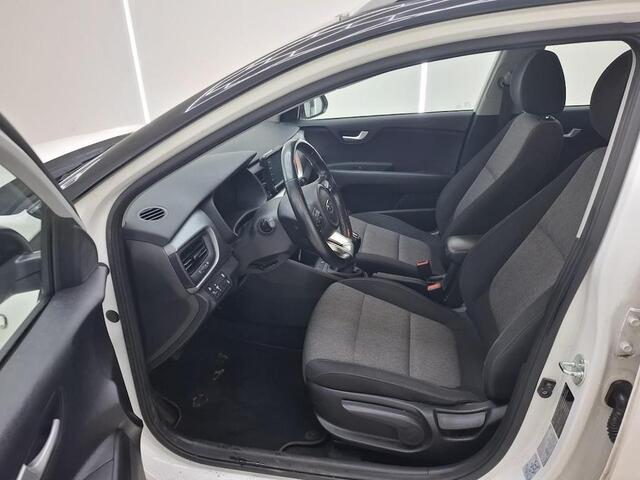 KIA Stonic 1.0 T-GDI DYNAMICLINE I APPLE CARPLAY I P-CAMERA I NAVIGATIE I CRUISE CONTROL