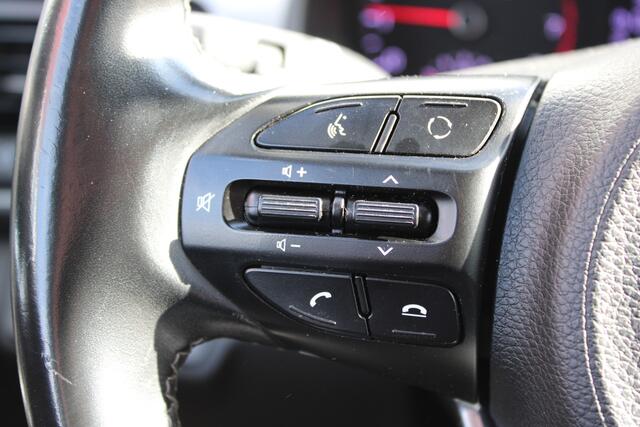 KIA Stonic 1.0 T-GDi DynamicLine//Camera//Carplay!!