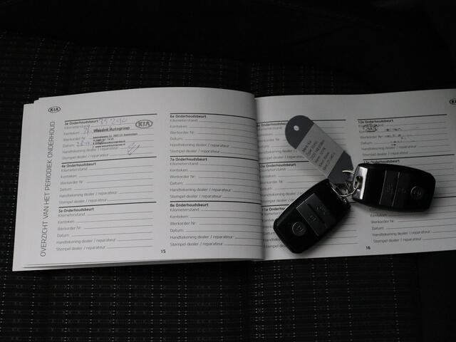 KIA Stonic 1.0 T-GDi DynamicPlusLine | Zwart Dak! | Camera | Trekhaak | Cruise Control!