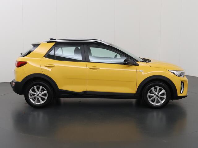 KIA Stonic 1.0 T-GDi MHEV DynamicLine | Trekhaak | Parkeercamera | Navigatie | Climate Control | Apple Carplay/Android Auto | Climate Control | Cruise control |