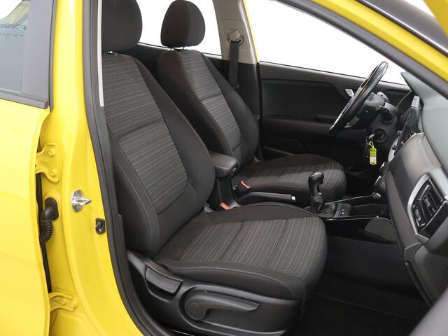 KIA Stonic 1.0 T-GDi MHEV DynamicLine | Trekhaak | Parkeercamera | Navigatie | Climate Control | Apple Carplay/Android Auto | Climate Control | Cruise control |