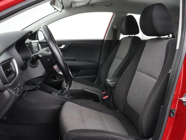 KIA Stonic 1.0 T-GDi DynamicLine | Carplay | Camera | Navigatie | Parkeerhulp | Cruise control | Airco | Bluetooth | 17'' lichtmetalen velgen | DAB