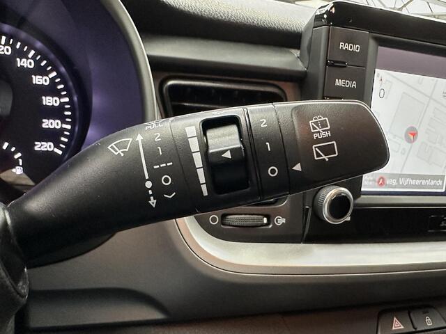 KIA Stonic 1.0 T-GDi ComfortPlusLine Navigator Dealeronderhouden met trekhaak!
