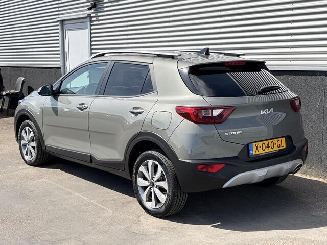 KIA Stonic 1.0 T-GDi MHEV DynamicPlusLine Nieuw geleverd, 1e eign. Navigatie, Privacy glass, Smart Key, Cruise control, Climate control