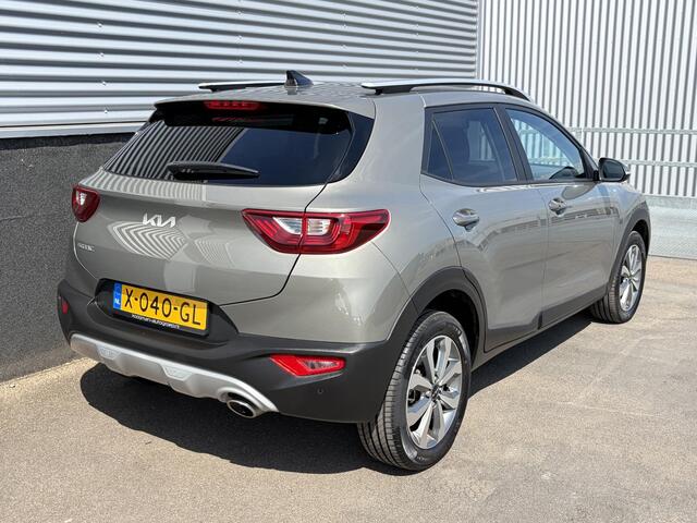 KIA Stonic 1.0 T-GDi MHEV DynamicPlusLine Nieuw geleverd, 1e eign. Navigatie, Privacy glass, Smart Key, Cruise control, Climate control
