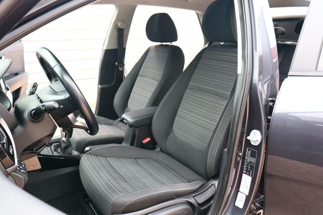 KIA Stonic 1.0 T-GDi DynamicPlusLine O.a: Keyless, PDC, Camera, Cruise, Clima, DAB, Etc. All-in prijs!