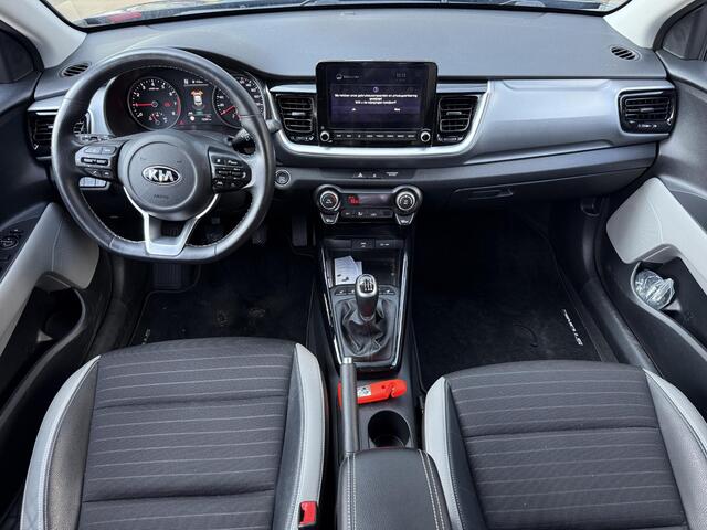 KIA Stonic 1.0 T-GDI MHEV DynamicLine | Achteruitrijcamera | Navigatie | Dodehoeksensor | Keyless go/start | Climate control