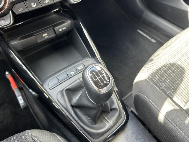 KIA Stonic 1.0 T-GDi MHEV DynamicLine | Trekhaak | LED | Navigatie | Climate Control | Apple Carplay/Android Auto | All seasonbanden