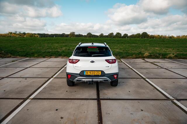 KIA Stonic 1.0 T-GDi 120PK MHEV GT-Line | TREKHAAK | CAMERA | DAB | NAVI | ALL SEASON BANDEN
