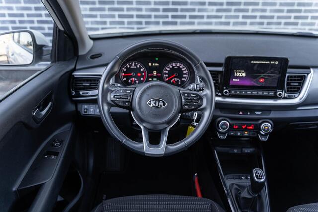 KIA Stonic 1.0 T-GDi 100 MHEV DynamicLine | Navigatie | Apple Carplay | Android Auto | Achteruitrijcamera | Parkeersensoren | Climate Control | Lichtmetalen Velgen | Cruise Control Adaptief