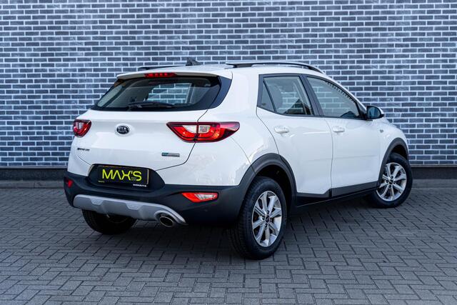 KIA Stonic 1.0 T-GDi 100 MHEV DynamicLine | Navigatie | Apple Carplay | Android Auto | Achteruitrijcamera | Parkeersensoren | Climate Control | Lichtmetalen Velgen | Cruise Control Adaptief