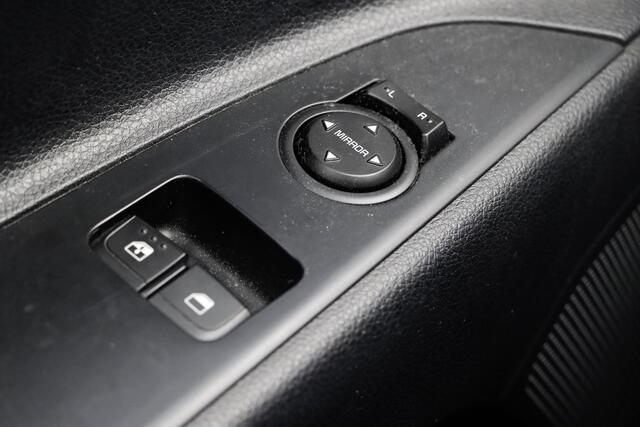 KIA Stonic 1.0 T-GDi DynamicLine | Camera | Navigatie | Trekhaak | Cruise Control