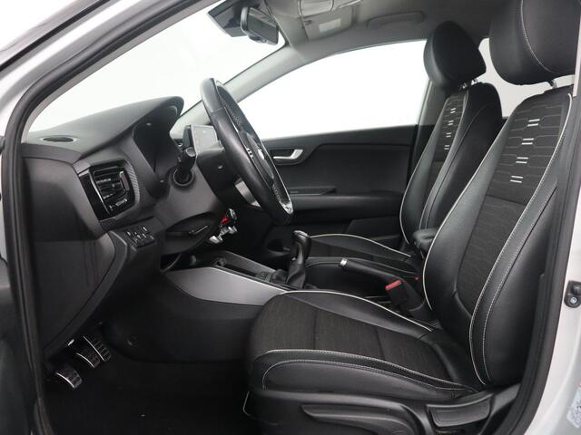 KIA Stonic 1.0 T-GDi MHEV GT-Line | Half leder | Cruise control | Lane assist | Stuur/stoel verwarming | Carplay | Climate control | 17" velgen