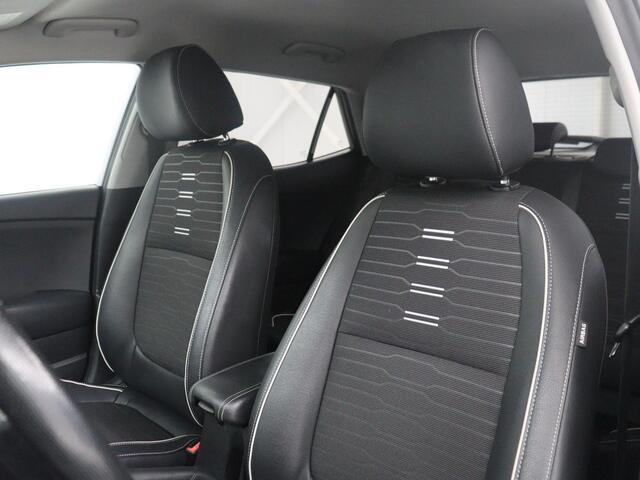 KIA Stonic 1.0 T-GDi MHEV GT-Line | Half leder | Cruise control | Lane assist | Stuur/stoel verwarming | Carplay | Climate control | 17" velgen