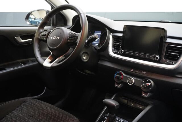 KIA Stonic 1.0 T-GDi 120pk MHEV DynamicLine | Carplay | Trekhaak | All-seasonbanden | Camera | Cruise control