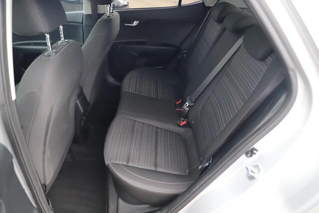 KIA Stonic 1.0 T-GDi MHEV DynamicPlusLine 101PK LMV Keyless Navigatie Achteruitrijcamera Carplay Android Climate Cruise Control