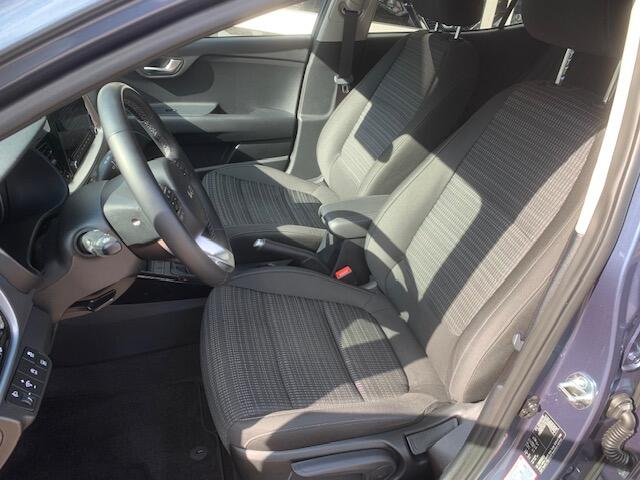 KIA Stonic 1.0 T-GDi MHEV DynamicPlusLine, navigatie, camera .