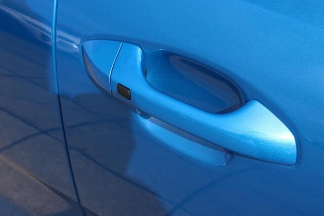 KIA Stonic 1.0 T-GDi MHEV DynamicPlusLine Stuur+Stoel verwarming / Navigatie / Camera