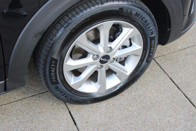 KIA Stonic 1.0 T-GDi MHEV DynamicLine LICHT METALEN VELGEN. NAVIGATIE, ACHTERUITRIJCAMERA