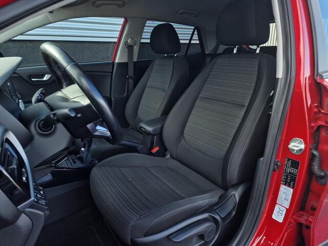 KIA Stonic 1.0 T-GDi DynamicPlusLine Nieuw geleverd en dealeronderhouden, Navigatie, Smart Key, Privacy glass, Achteruitrijcamera, Cruise control, Climate control