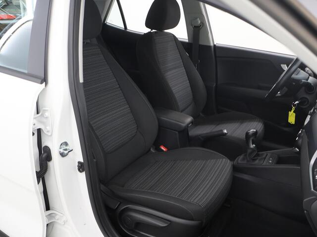 KIA Stonic 1.0 T-GDi MHEV DynamicLine | Parkeercamera | Bluetooth | Airco | Cruise Control | Navigatie via Carplay |
