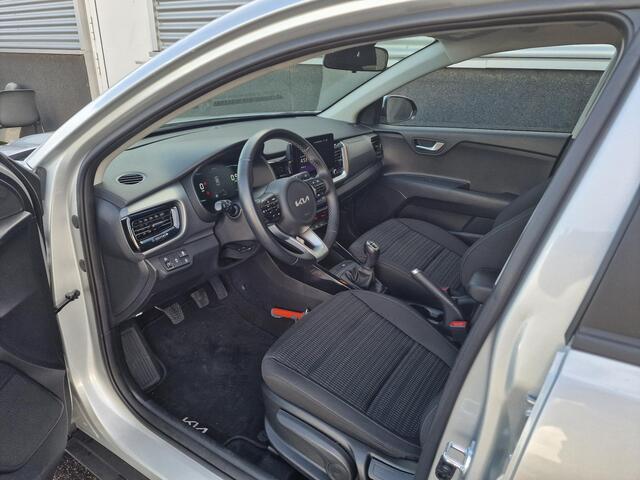 KIA Stonic 1.0 T-GDi MHEV DynamicLine Navigatie, Achteruitrijcamera, Cruise control, NL-auto, BTW-auto