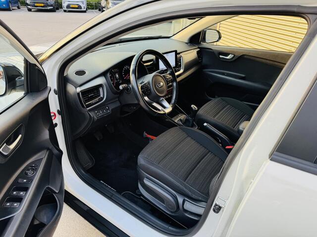 KIA Stonic 1.0 T-GDi MHEV DynamicPlusLine Trekhaak | NW geleverd & Onderhouden | Privacyglass | Keyless | 10-2020