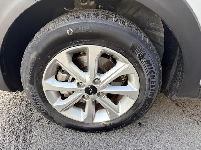 KIA Stonic 1.0 T-GDi MHEV DynamicLine | Achteruitrijcamera | DAB | Lane Assist | Navigatie | Climate Control