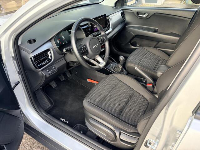 KIA Stonic 1.0 T-GDi MHEV DynamicLine | Achteruitrijcamera | DAB | Lane Assist | Navigatie | Climate Control