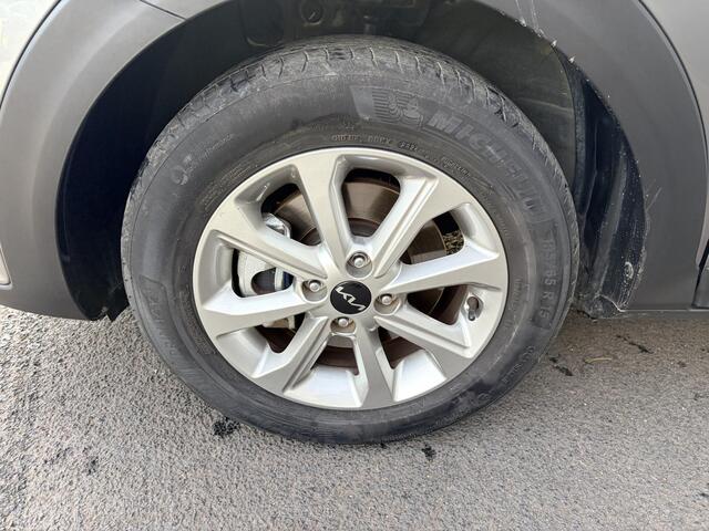 KIA Stonic 1.0 T-GDi MHEV DynamicLine | Lichtmetalen Velgen | Climate Control | Cruise Control | Parkeersensoren achter | Achteruitrijcamera
