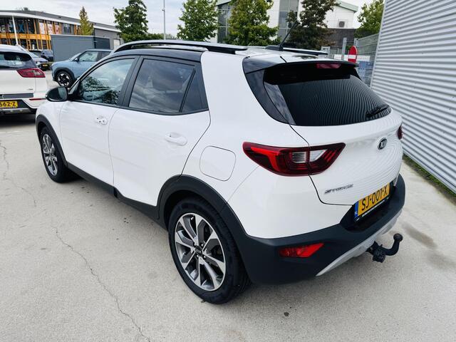 KIA Stonic 1.0 T-GDi DynamicLine 120pk 6sp. NW geleverd & Onderhouden | Trekhaak | Privacyglass | Keyless