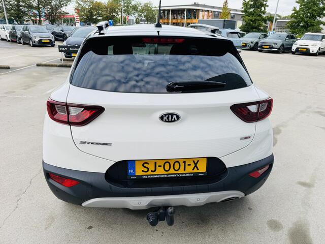 KIA Stonic 1.0 T-GDi DynamicLine 120pk 6sp. NW geleverd & Onderhouden | Trekhaak | Privacyglass | Keyless