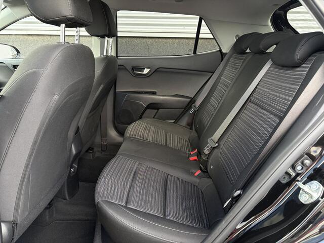 KIA Stonic 1.0 T-GDi MHEV DynamicPlusLine Navigatie, Achteruitrijcamera, Climate control, Smart Key, Cruise control, Nieuw geleverd, 1e eign. Dealeronderhouden
