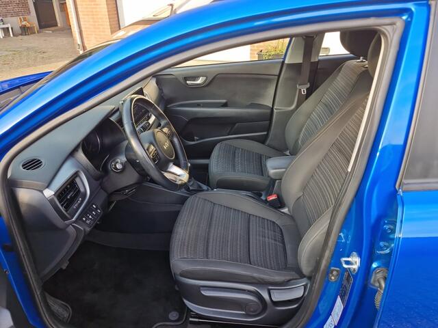 KIA Stonic 1.0 T-GDi MHEV Dyn L – foto 9