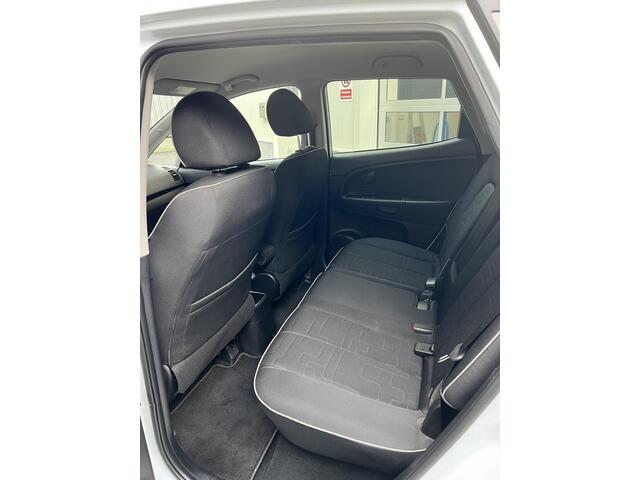 KIA VENGA 1.6 CVVT DynamicLine verw. Stuur stoelen