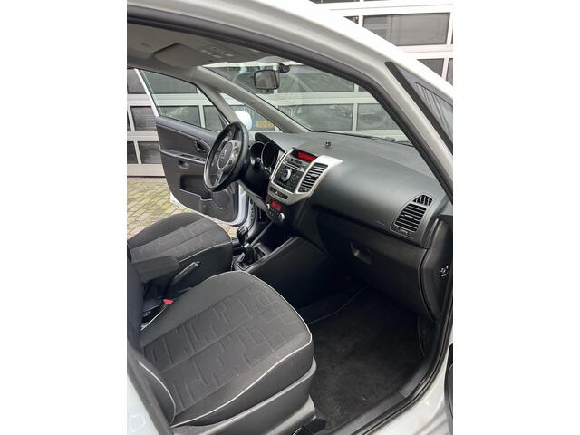 KIA VENGA 1.6 CVVT DynamicLine verw. Stuur stoelen