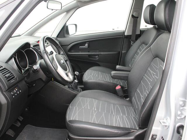 KIA VENGA 1.4 CVVT Edition / Trekhaak (1300 KG) / Navigatie / Elektrische Schuif-/Kanteldak / Cruise Control / Achteruitrijcamera /