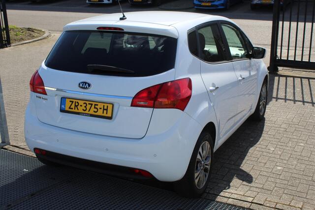 KIA VENGA 1.6 CVVT DynamicPLusLine AUTOMAAT/Climate control/Stoelverwarming/Stuurverwarming/Keyless/Bluetooth/Multifunctioneel stuurwiel/Radio CD-Speler/16'' Lichtmetalen velgen/Elektrisch inklapbare spiegels/Elektrische ramen.
