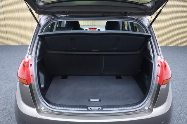 KIA VENGA 1.6 CVVT Automaat DynamicPLusLine | Cruise-control | Afneembare Trekhaak | Navigatie | Camera | Clima | Parkeerhulp
