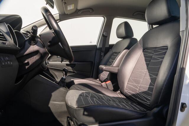 KIA VENGA 1.4 90 PK CVVT DynamicPLusLine RIJKLAAR INCL GARANTIE | NED AUTO | Airco | Navi | PDC | Camera | Trekhaak |