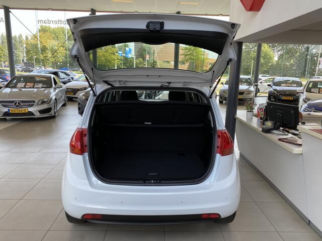 KIA VENGA 1.6 CVVT DynamicPLusLine,Automaat,Climatecontrol,Stoelverwarming,Keyless Entry,Achteruitrijsensoren,Aux Ipod Usb Aansluiting,16 Inch Lmv
