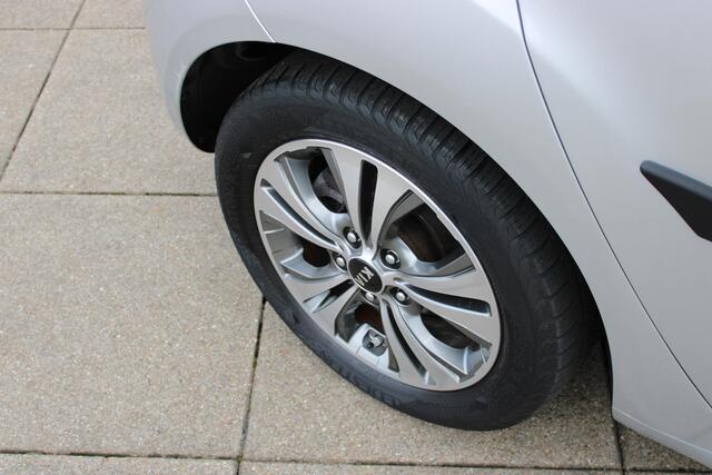 KIA VENGA 1.6 CVVT DynamicPLusLine Navigatie / Camera / Trekhaak