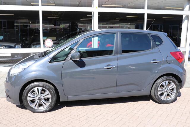 KIA VENGA 1.6 CVVT ExecutiveLine Automaat. Trekhaak, navigatie.