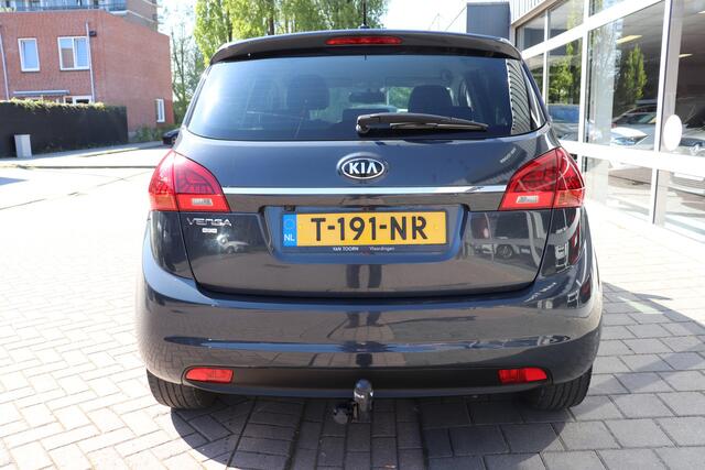KIA VENGA 1.6 CVVT ExecutiveLine Automaat. Trekhaak, navigatie.