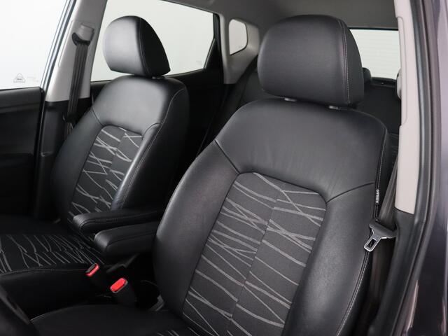 KIA VENGA 1.6 CVVT DynamicPLusLine (Afn. Trekhaak / Camera / Navi / Cruise / PDC)