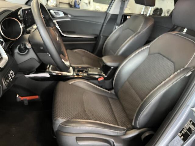 KIA Xceed 1.0 T-GDi ExecutiveLine Stoel en Stuurverwarming, Apple Carplay, Android Auto, Cruisecontrol, Klimaat Controle, Lichtmetalen Velgen