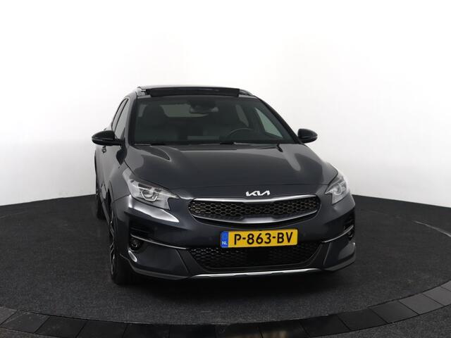 KIA Xceed 1.5 T-GDI MHEV Black Edition utomaat - glazen schuif-/kanteldak - Cruise control adaptief - Navigatie - Fabrieksgarantie tot 02-2029
